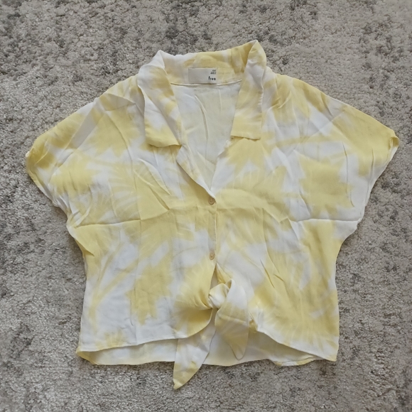 ARITZIA Front tie blouse - Picture 11 of 11